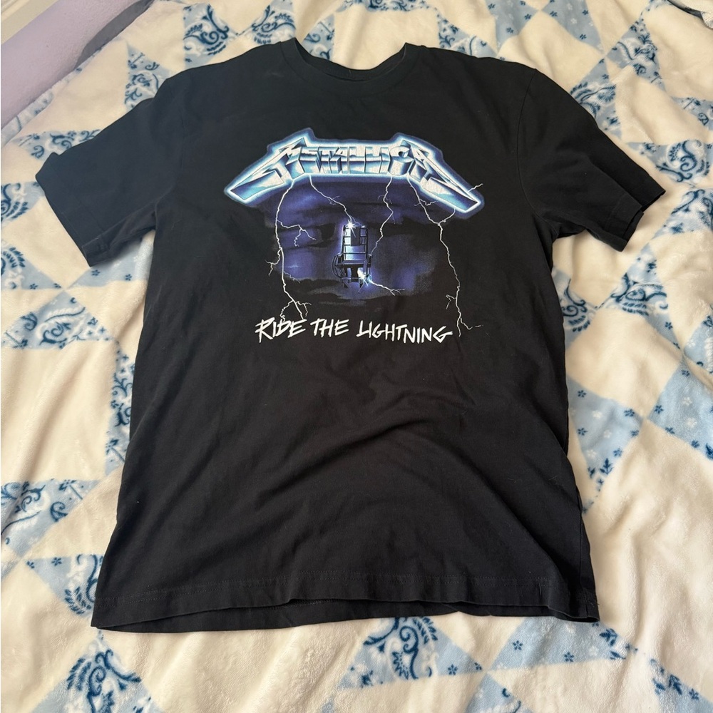 black metallica tee